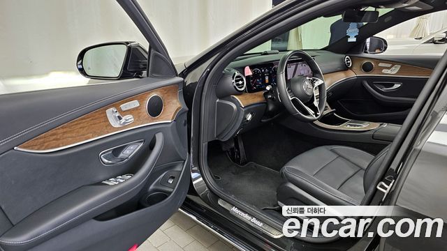 Mercedes-Benz E-Class 2021 thumb 11