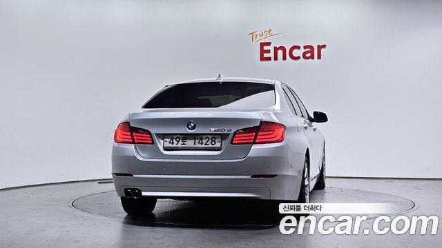 BMW 5 серии 2011 thumb 4