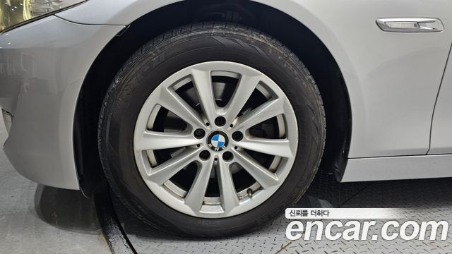 BMW 5 серии 2011 thumb 5