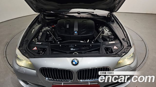 BMW 5 серии 2011 thumb 6