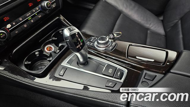 BMW 5 серии 2011 thumb 9