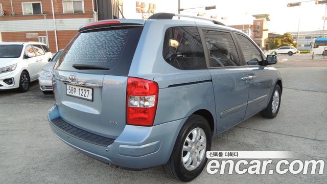 Kia Carnival 2012 thumb 4