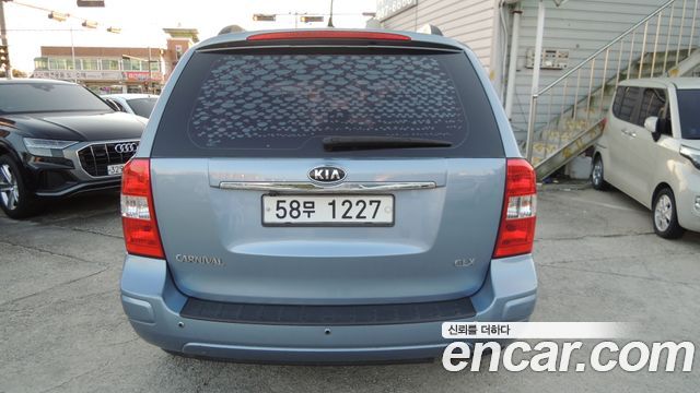 Kia Carnival 2012 thumb 5