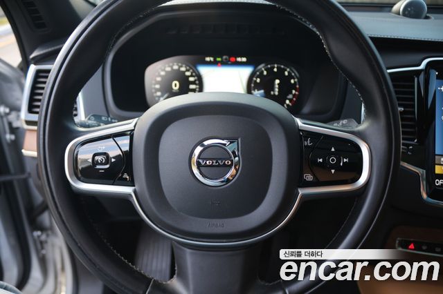 Volvo XC90 2020 thumb 10