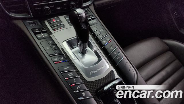 Porsche Panamera 2014 thumb 10