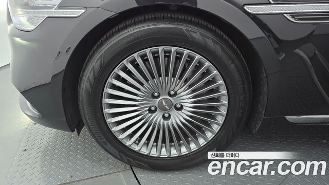 Genesis G90 2019 thumb 6