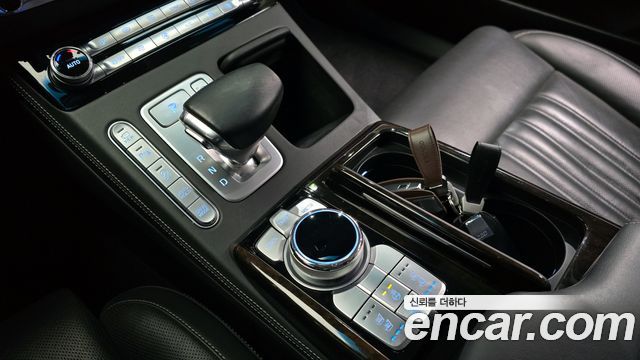 Genesis G90 2019 thumb 9