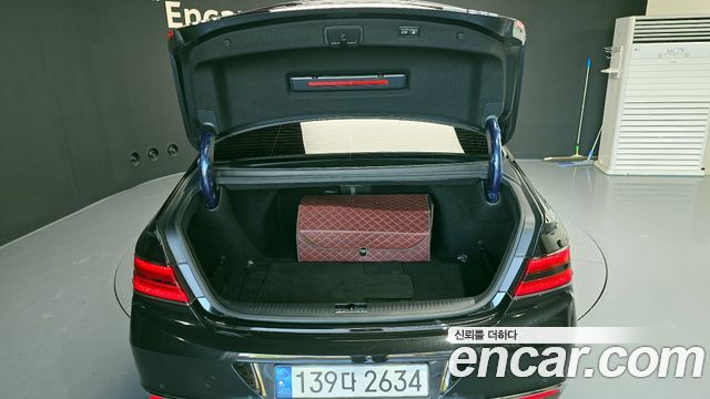 Genesis G90 2019 thumb 11