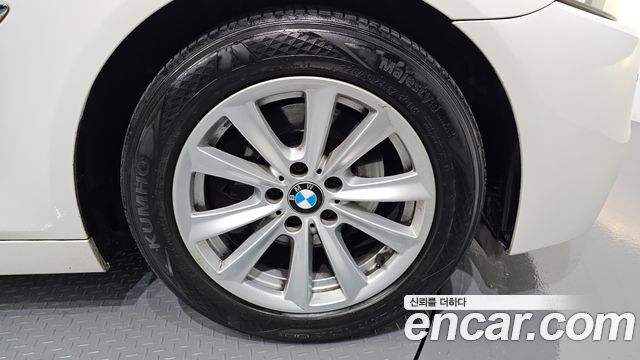 BMW 5 серии 2010 thumb 5