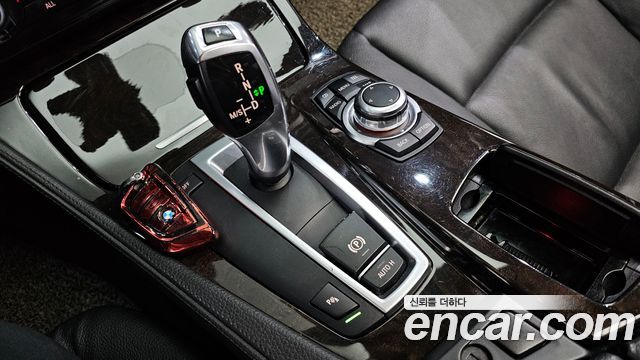 BMW 5 серии 2010 thumb 9