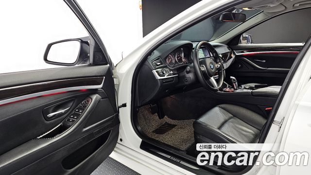 BMW 5 серии 2010 thumb 12