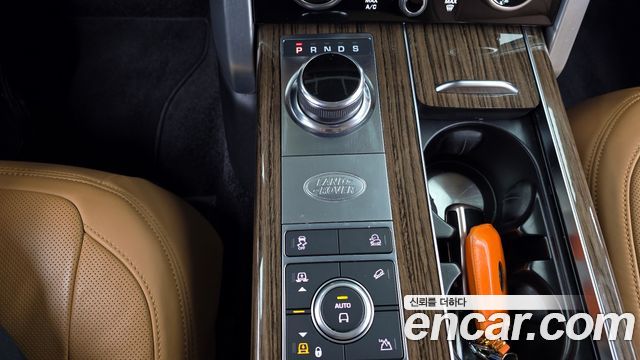 Land Rover Range Rover 2021 thumb 10