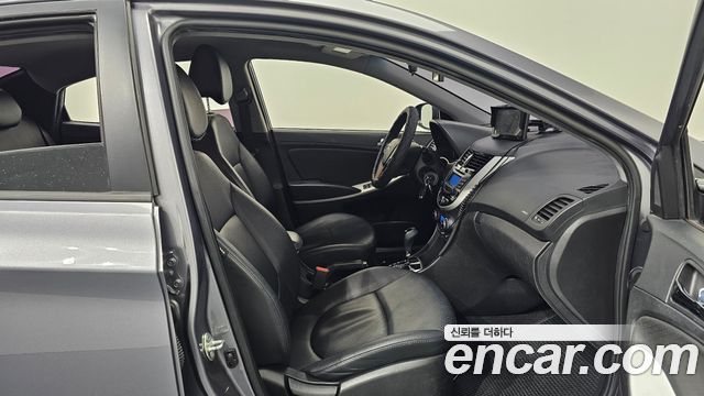 Hyundai Accent 2013 thumb 10