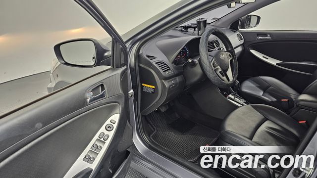 Hyundai Accent 2013 thumb 11