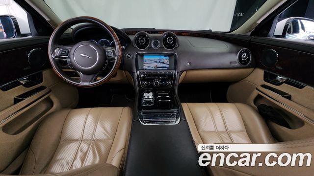 Jaguar XJ 2013 thumb 8