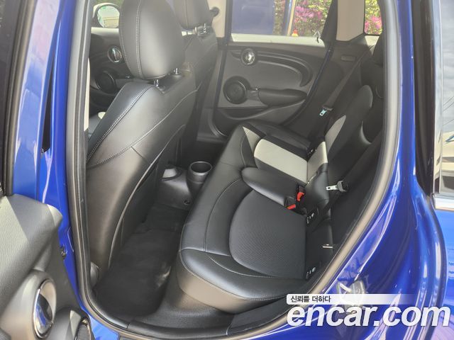 Mini Hatch 2019 thumb 9