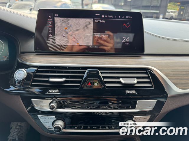 BMW 5 серии 2020 thumb 8