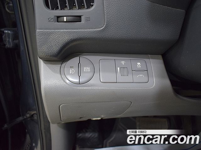 Hyundai Starex 2017 thumb 10