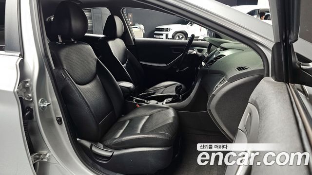 Hyundai Avante 2014 thumb 10
