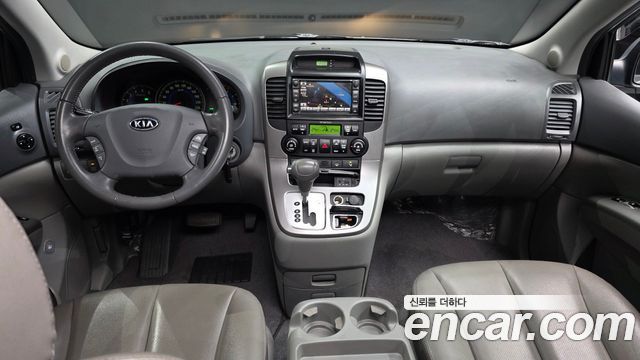 Kia Carnival 2011 thumb 8