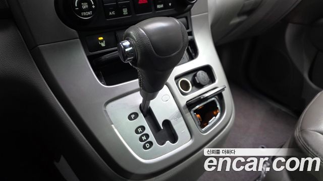 Kia Carnival 2011 thumb 10