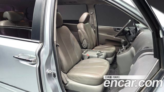 Kia Carnival 2011 thumb 11
