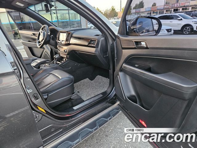 SsangYong Rexton 2019 thumb 11