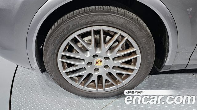 Porsche Cayenne 2015 thumb 5