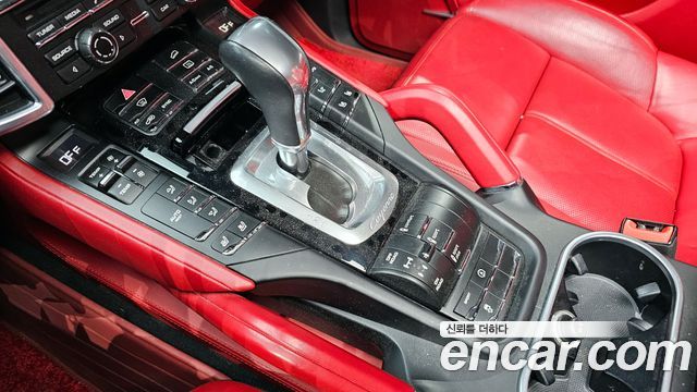 Porsche Cayenne 2015 thumb 9