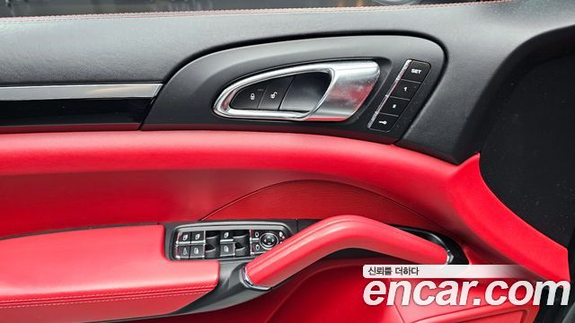 Porsche Cayenne 2015 thumb 11