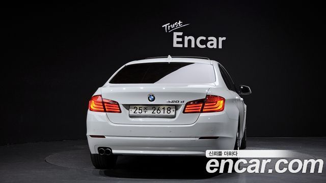 BMW 5 серии 2011 thumb 5