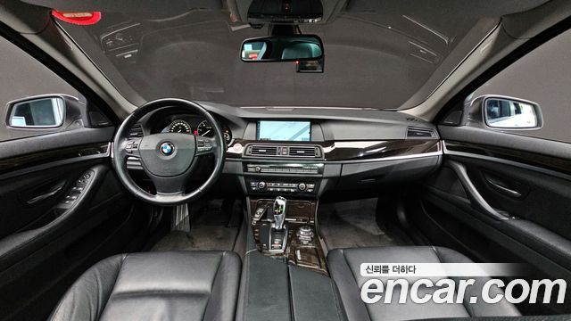 BMW 5 серии 2011 thumb 8