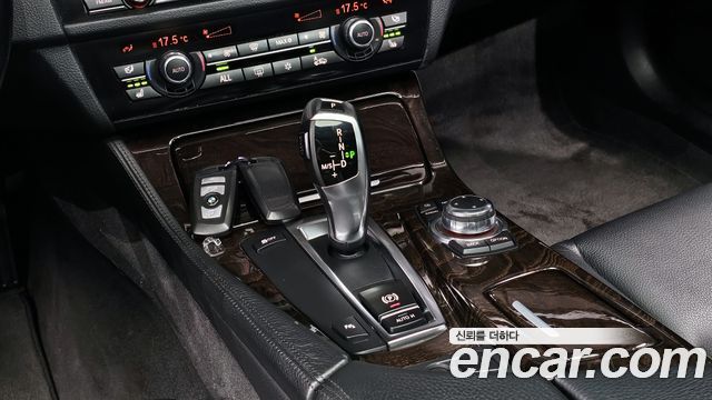 BMW 5 серии 2011 thumb 10