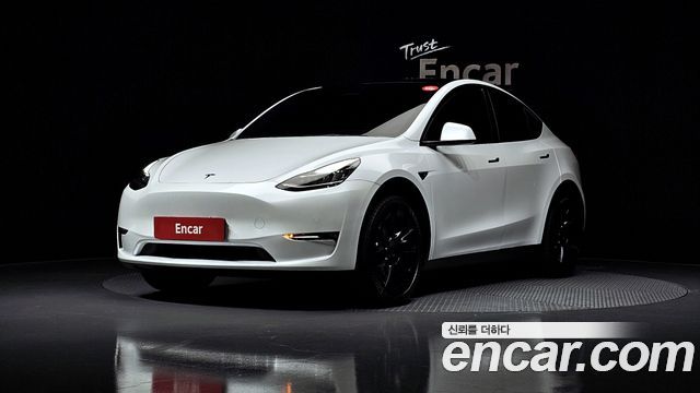 Tesla Model Y 2022 thumb 2