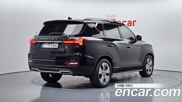SsangYong Rexton 2021 thumb 2