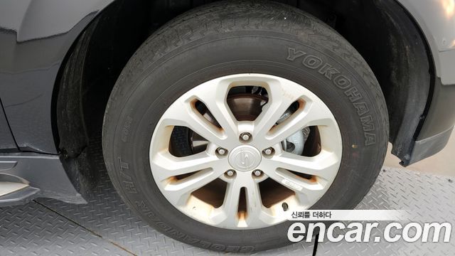 SsangYong Korando 2015 thumb 6