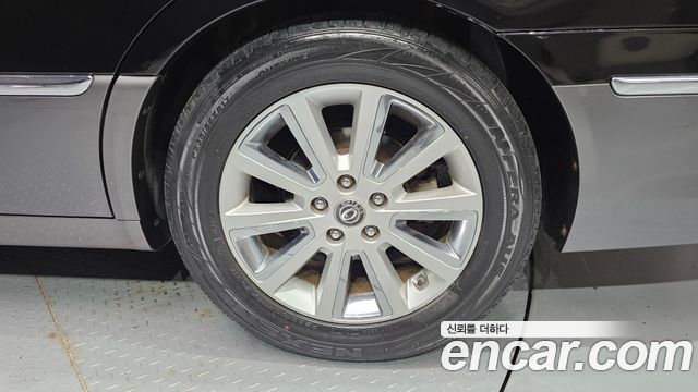 Kia Opirus 2011 thumb 6