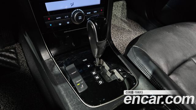 Kia Opirus 2011 thumb 10