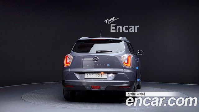 SsangYong Tivoli 2016 thumb 5