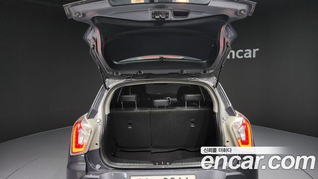SsangYong Tivoli 2016 thumb 12