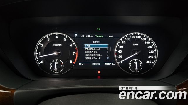 Genesis G90 2016 thumb 9