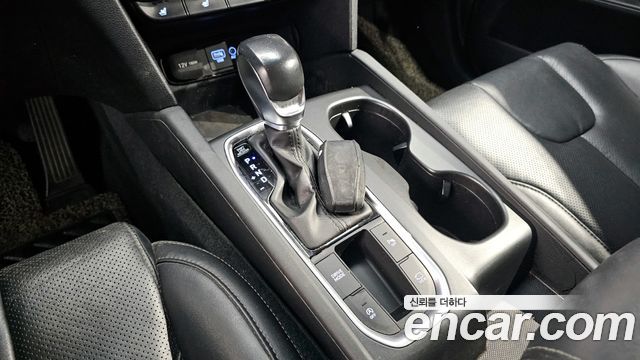 Hyundai Santa Fe 2018 thumb 9