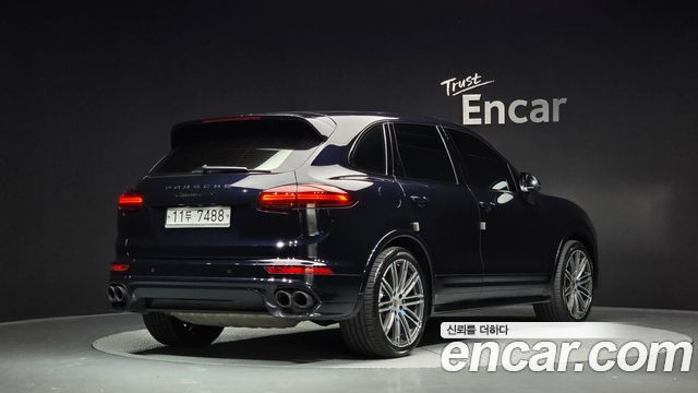 Porsche Cayenne 2015 thumb 3