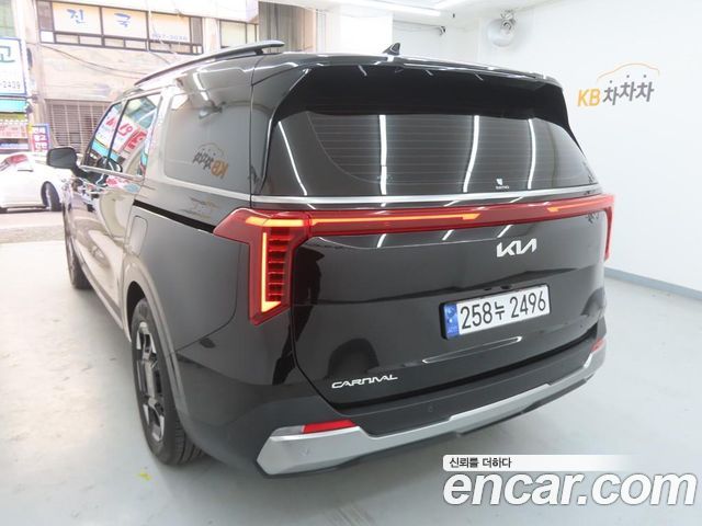 Kia Carnival 2024 thumb 5