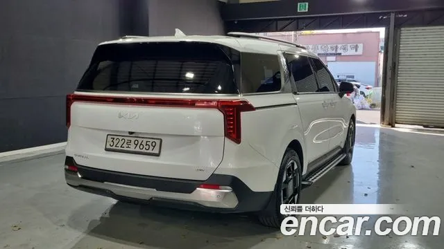 Kia Carnival 2024 thumb 3