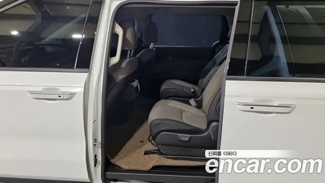 Kia Carnival 2024 thumb 11