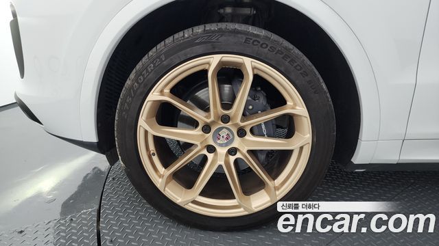 Porsche Cayenne 2022 thumb 6