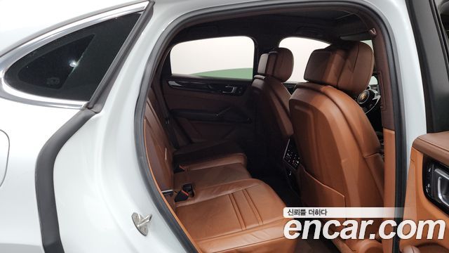 Porsche Cayenne 2022 thumb 12