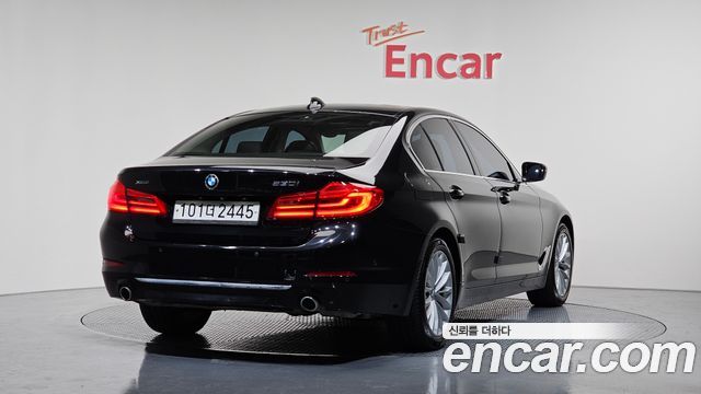 BMW 5 серии 2019 thumb 3