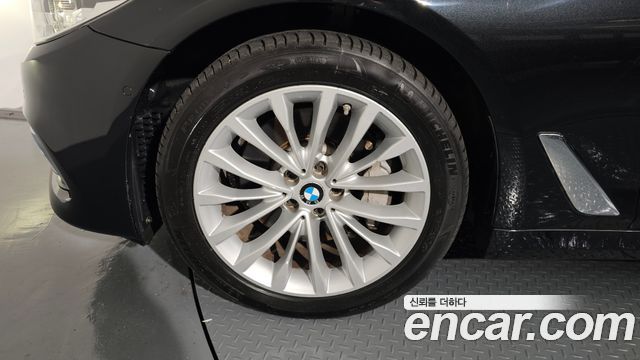 BMW 5 серии 2019 thumb 6